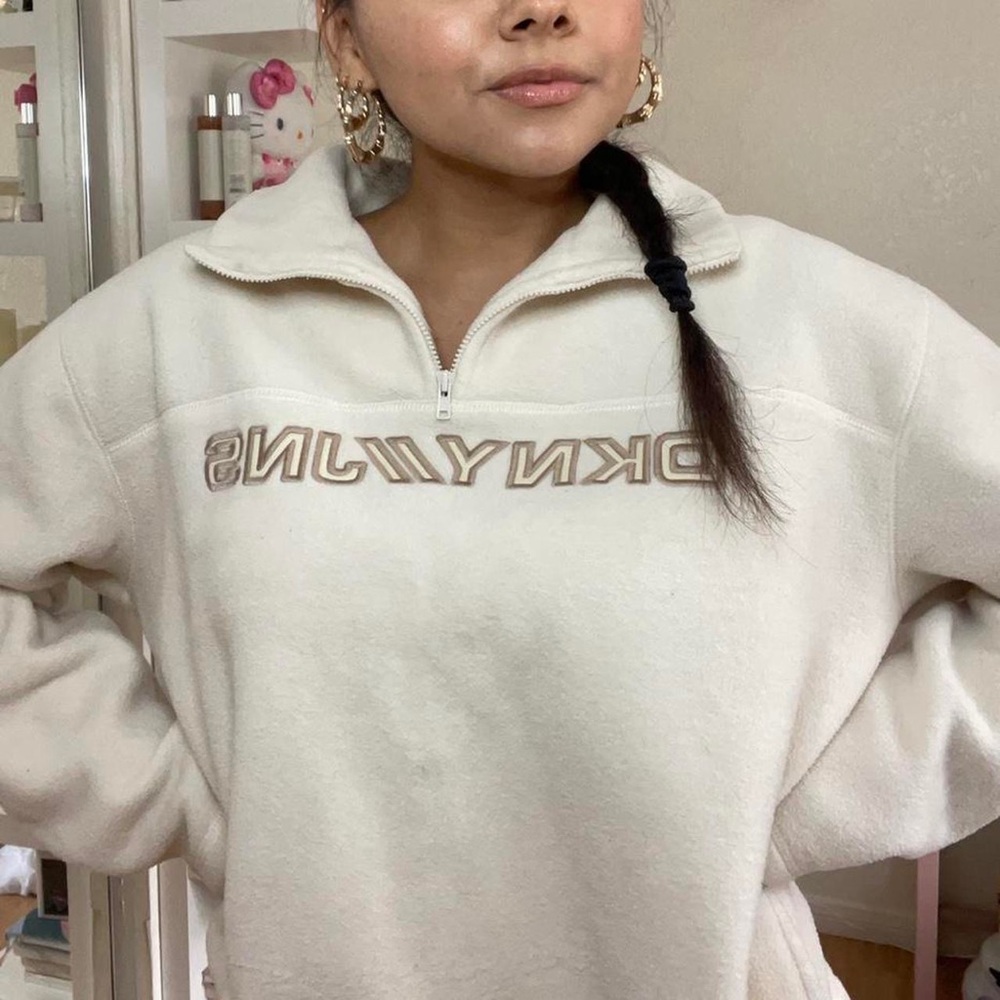 Vintage DKNY half zip up sweater that’s super cozy